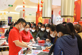 DOJI tung 280.000 sản phẩm, tặng khẩu trang cao cấp khi mua vàng ngày Thần Tài